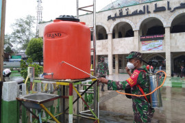 Kodim 1008/Tabalong lakukan penyemprotan disinfektan di tempat ibadah
