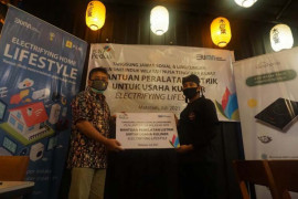 PLN NTB berikan bantuan alat listrik untuk Resto Khas Jepang