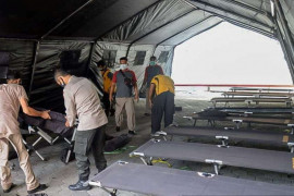 Polres Madiun Kota sediakan tenda untuk keluarga pasien COVID-19 di RS Soedono