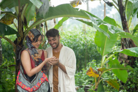 Daya tarik "A Perfect Fit", karya Garin Nugroho bersama Hadrah Daeng Ratu