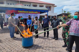 Kejari Aceh Jaya musnakah barang bukti tindak pidana