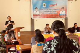 Wabup Kapuas Hulu evaluasi penerapan PPKM mikro di batas RI-Malaysia