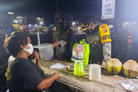 Kapolres Muarojambi sapa pedagang kaki lima ingatkan PPKM