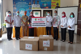 PMI Kalteng serahkan bantuan ventilator untuk RS Kota Palangka Raya