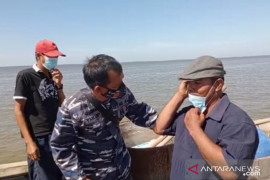 Kasatkom TNI-AL TBA "terjun" ke laut imbau nelayan ikuti vaksin