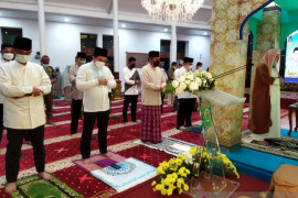Gubernur Sumatera Selatan Shalat Idul Adha di rumah