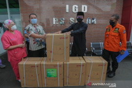 Bima Arya distribsuikan bantuan oksigen konsentrator ke sejumlah rumah sakit