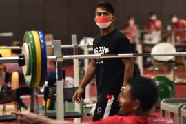 Latihan Timnas Angkat Besi Indonesia Page 4 Small