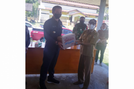 Bupati Kapuas Hulu salurkan bantuan untuk korban banjir