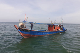 Kementerian Kelautan dan Perikanan berhasil lumpuhkan dua kapal trawl ilegal asal Malaysia