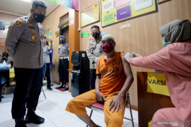 Vaksinasi COVID-19 Bagi Tahanan