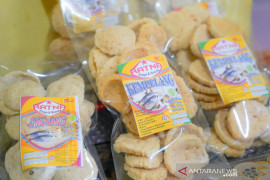 Berkat Modal dari PT Timah Tbk, Ratna Berhasil Kembangkan Usaha Kemplang dan Ampiang