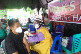 Vaksinasi di Meranti masih rendah