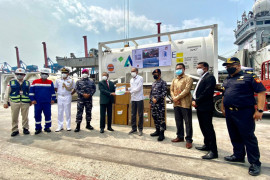 Indonesia receives 300 oxygen concentrators from India