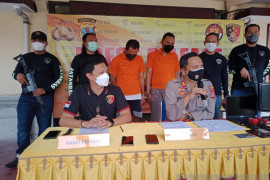 Polres Tarakan Tangkap Dua Pelaku Pembuat Surat Tes Usap PCR Palsu