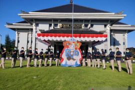 BI Bali terbangkan layang-layang "Cinta Rupiah"