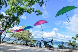 DPRD Maluku fasilitasi persoalan ganti rugi lahan desa Liang, taati aturan