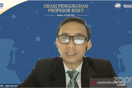 LIPI mengukuhkan empat profesor riset