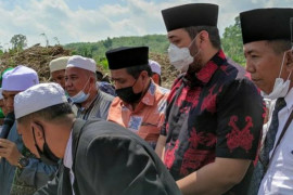 Hadir mendampingi HBA, Pinto Jayanegara sumbang pembangunan Ponpes Daaru At Tauhid