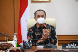 Kemendagri: Urus layanan adminduk tak perlu sertifikat vaksin