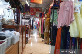 Pedagang non-esensial di Cianjur diperbolehkan beraktivitas