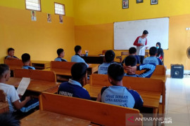 Warga binaan Lapas Anak Kendari diberi pendidikan layaknya formal
