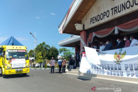 85.891 warga Sampang terdampak PPKM dapat bantuan beras