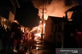 Kebakaran lapak terjadi di Kalideres