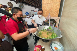 Pemkot Denpasar buka posko dapur umum COVID-19 selama PPKM
