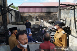Bantuan ini disalurkan Pemkot Bukittinggi untuk korban kebakaran di Pulai Anak Aia