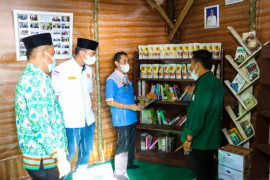 Mahasiswa KKN UIN Raden Intan Lampung gagas lamban juang literasi di Pekon Walur