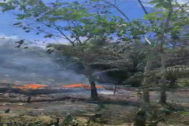 Rumah tujuh pintu terbakar di Pinangsori, damkar bandara ikut memadamkan