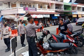 273 orang pelanggar prokes diberikan sanksi, pada operasi yustisi Polres Padang Panjang