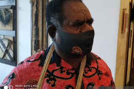 Bupati Asmat minta warga divaksinasi COVID-19