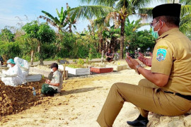 Gubernur Kaltara antar jenazah sekretaris BKD sampai pemakaman