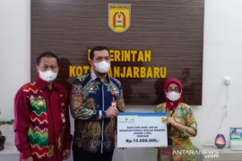 Wali Kota dan Wawali terima bantuan dana CSR Bank Kalsel