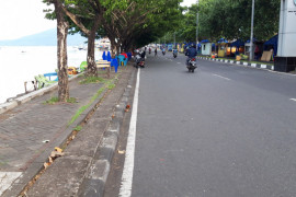 Puluhan lapak tanpa izin di kawasan Pantai Ternate ditertibkan