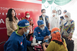 Kadin Indonesia dan HM Sampoerna gelar vaksinasi ribuan pekerja