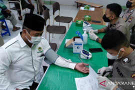 Polda Kalbar dan LDII gelar vaksinasi COVID-19 dosis kedua