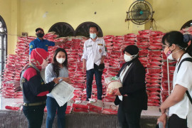 Kantor Staf Presiden pantau  distribusi bansos di Medan