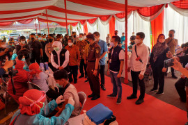 Gubernur Khofifah dorong percepatan vaksinasi industri padat karya