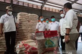 Penyaluran beras PPKM dari Bulog Sulutgo capai 100 persen