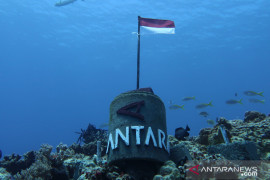 LKBN ANTARA Biro Kepri pasang tugu di dasar laut Natuna Utara