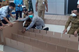 Pemkab Gresik tambah fasilitas tempat tidur di lokasi isolasi terpusat