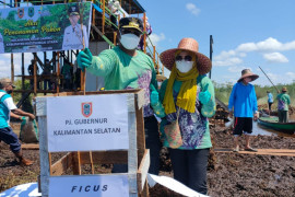 Acting governor visits HSU's tourist village