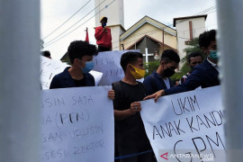 Mahasiwa UKIM Ambon demo minta Gubernur Maluku klarifikasi rekomendasi Rektor, begini penjelasannya
