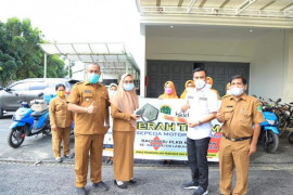 Wabup serahkan 8 unit sepeda motor bagi PLKB Labura