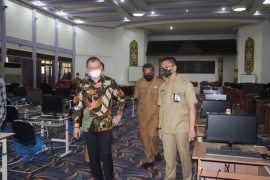 Bupati Paser tinjau lokasi pelaksanaan tes CPNS