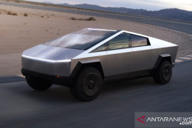 Tesla undur produksi truk listrik Cybertruck hingga 2022