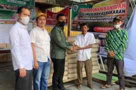 Korban kebakaran di Subulussalam terima bantuan dari wakil ketua DPRA